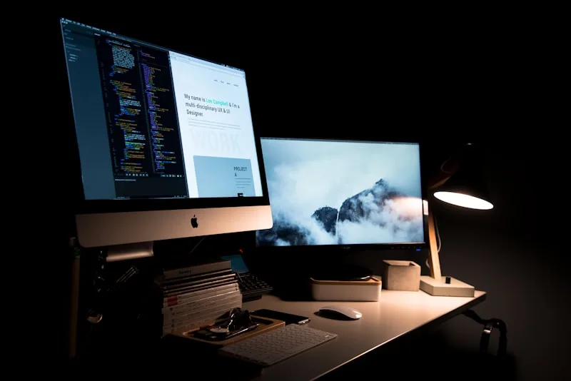 Site internet affiché sur plusieurs appareils - desktop, tablette et mobile